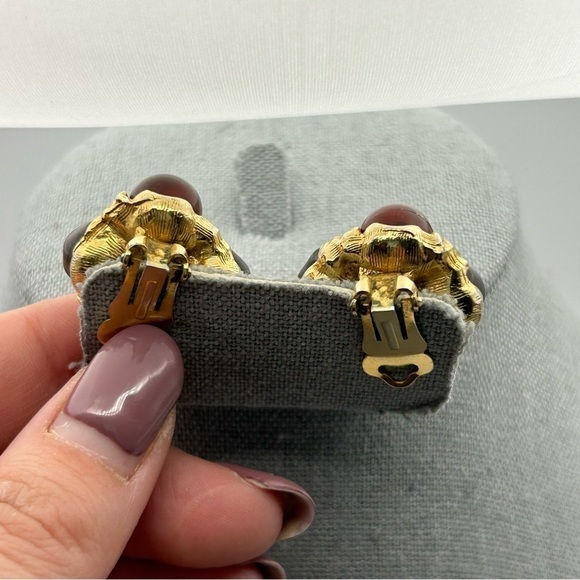Vintage Arthur Pepper Gold Tone Leaves & Brown Beads Statement Clip On Earrings - Picture 3 of 8